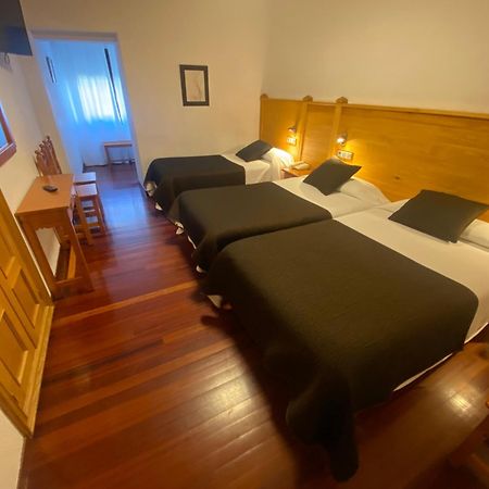 Hotel La Rambla Biescas  Bagian luar foto