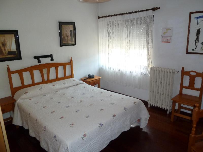 Hotel La Rambla Biescas  Bagian luar foto