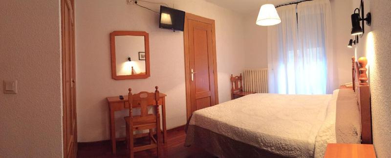 Hotel La Rambla Biescas  Bagian luar foto