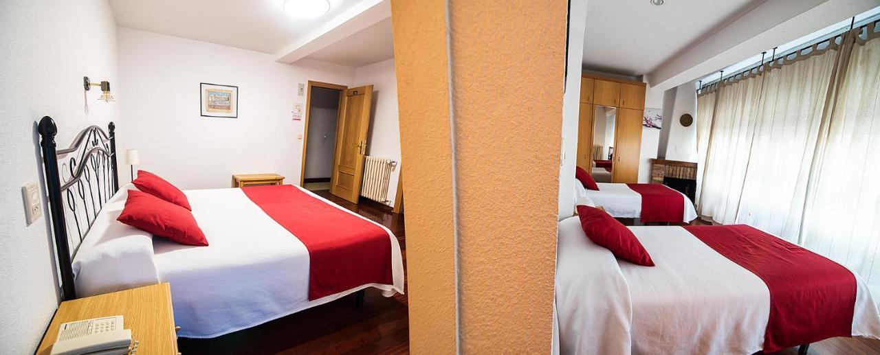 Hotel La Rambla Biescas  Bagian luar foto