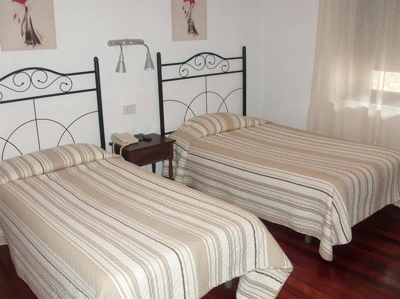 Hotel La Rambla Biescas  Bagian luar foto